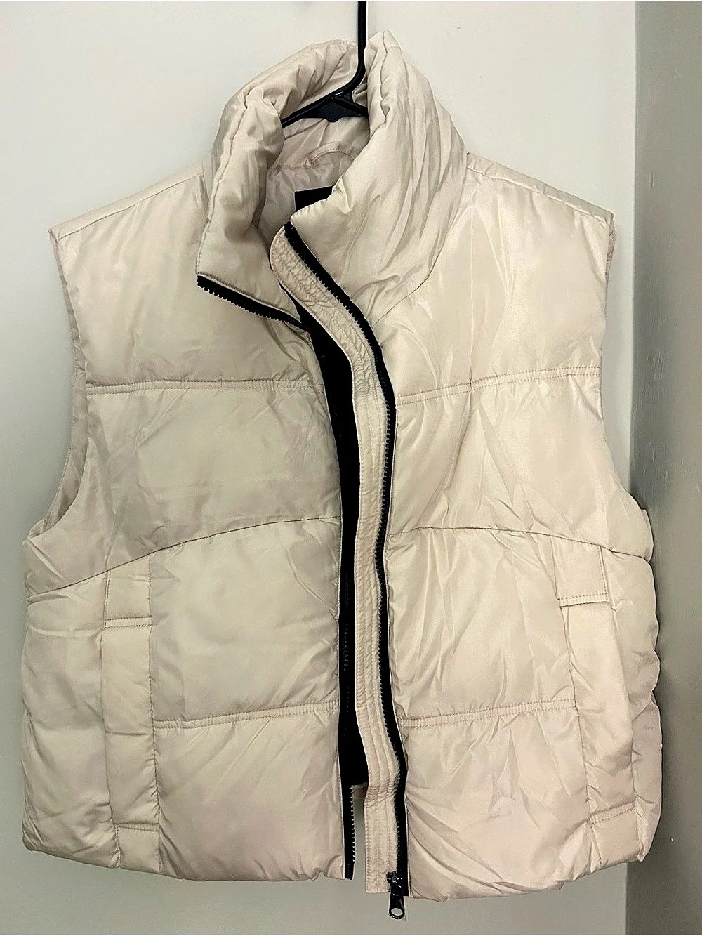 Vero Moda Quilted Puffer Vest in Cream Size Medium